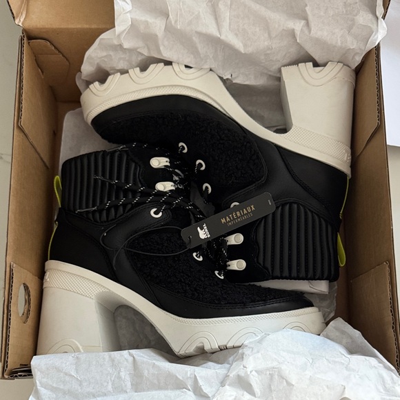 Sorel Waterproof Sherling Brex ChunkyHeel Booties in Black/Sea Salt Size 7.5 - Picture 9 of 11